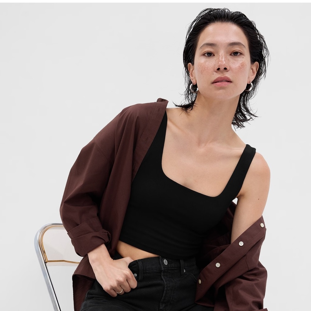 GAP Black Cropped Tank Top
